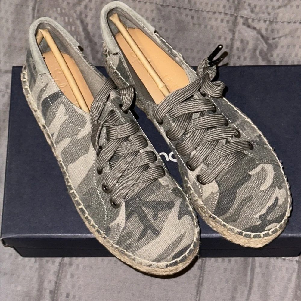 Splendid camo espadrille size 8